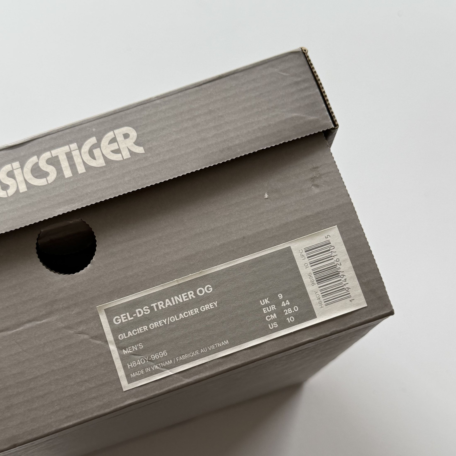 Size 10 – ASICS Gel DS Trainer OG Glacier Grey Brand New