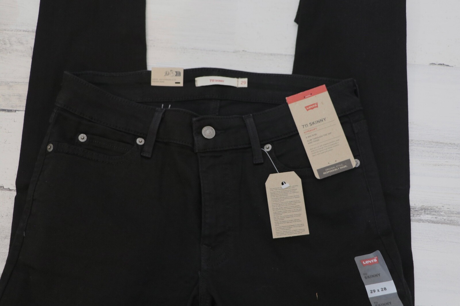 Levi’s 711 Skinny Jeans In Soft Black Women’s 29 x 28 NEW