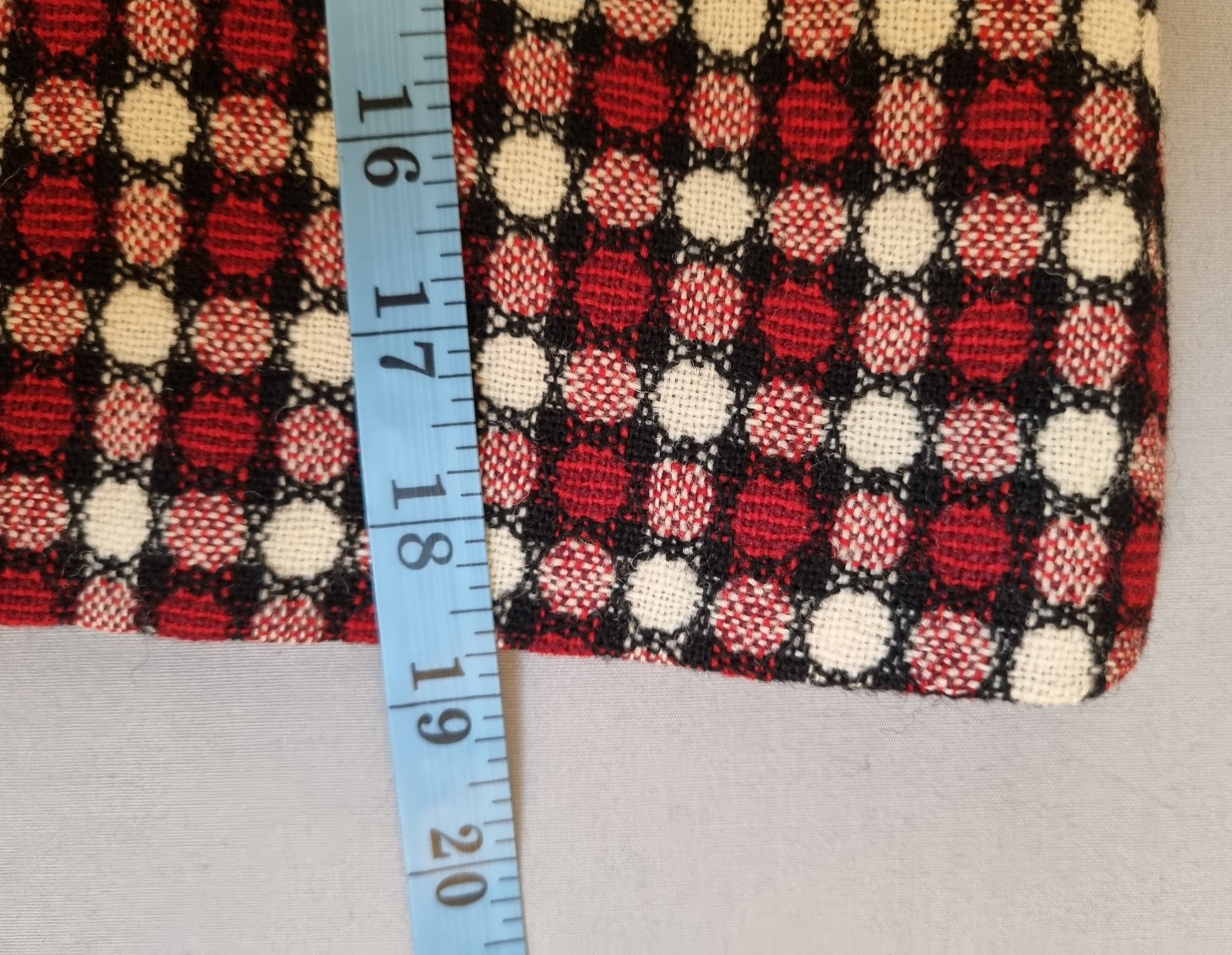 Hobbs Tweed Skirt Size 8 Waist 28 in Red White Black Cirrcle Check Wool