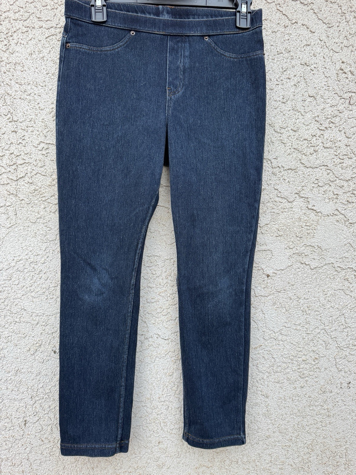 HUE Size M NWOT Women’s Pull On Jegging Lightweight Jeans Stretch Inseam 28”