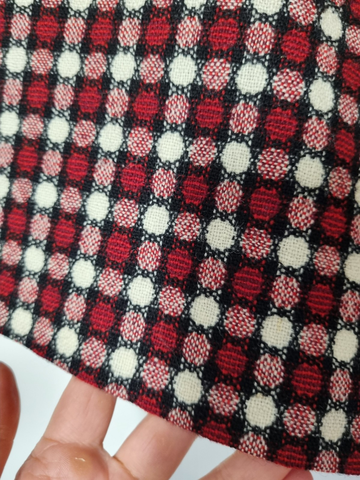 Hobbs Tweed Skirt Size 8 Waist 28 in Red White Black Cirrcle Check Wool