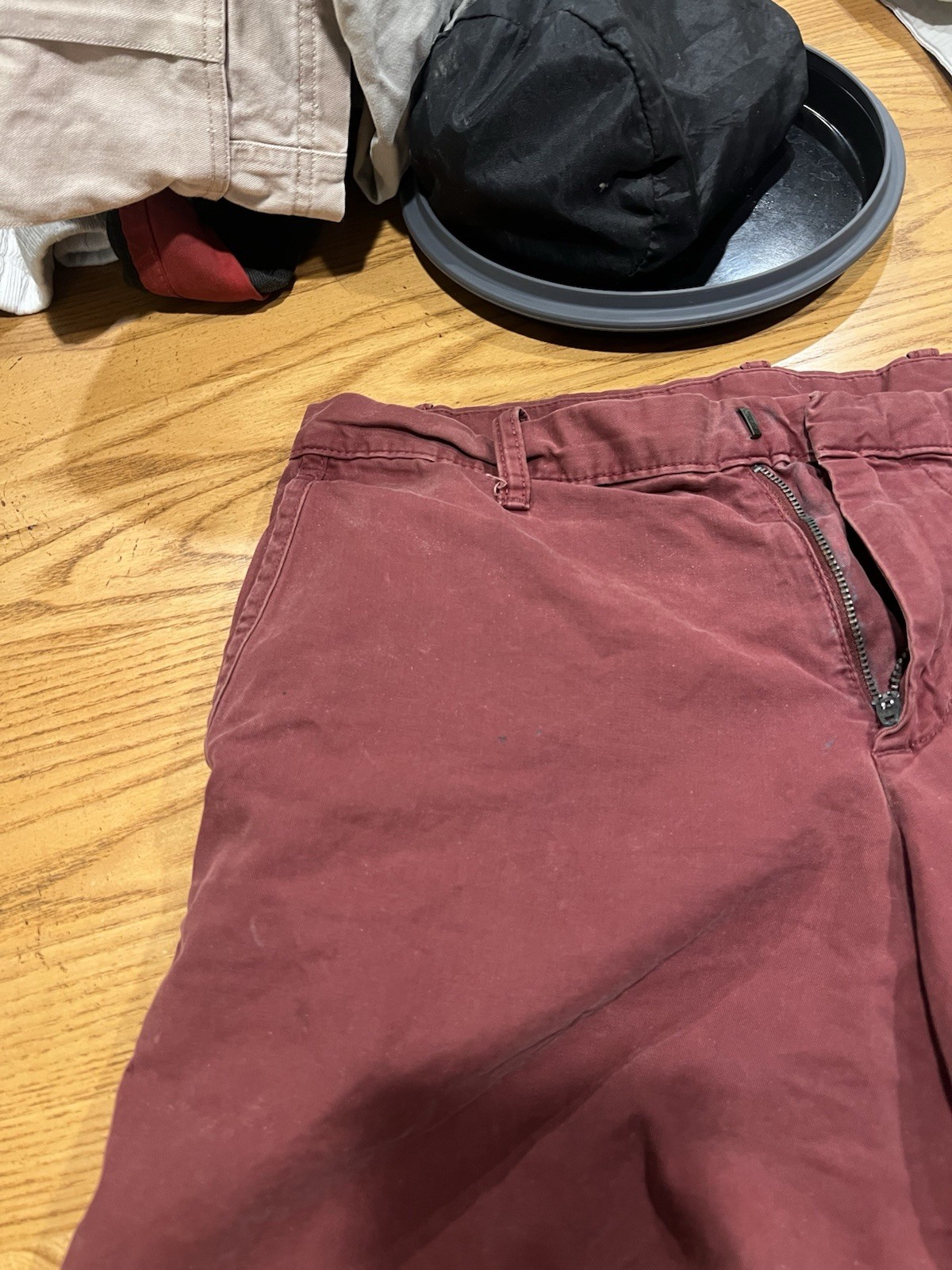 Men’s Red Gap 1969 Burgundy Shorts Waist 32” Inseam 9” Length 18”