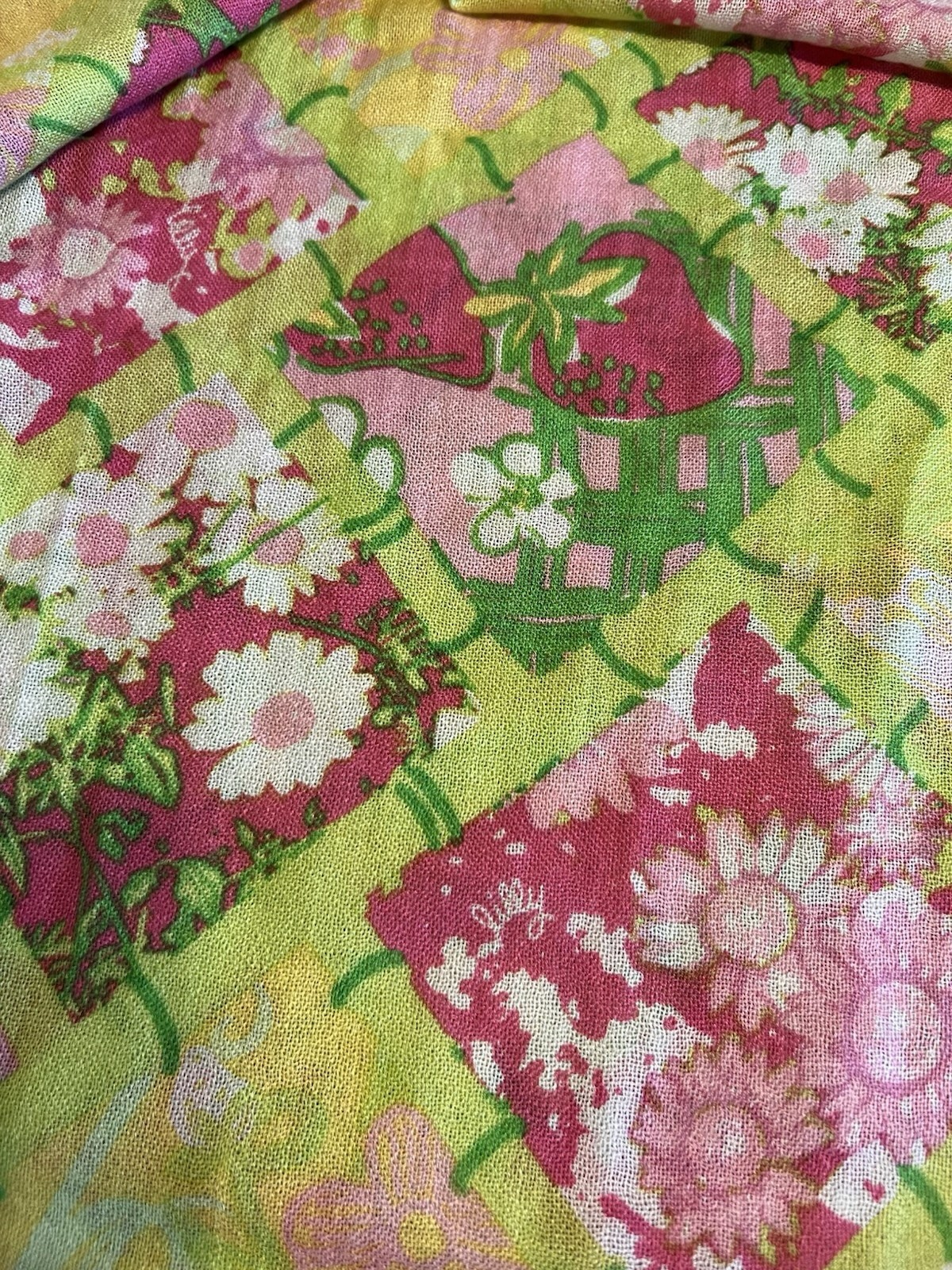 Lilly Pulitzer Murfee Scarf Sunshine Hibiscus Lime & Pink Silk/Cashmere blend