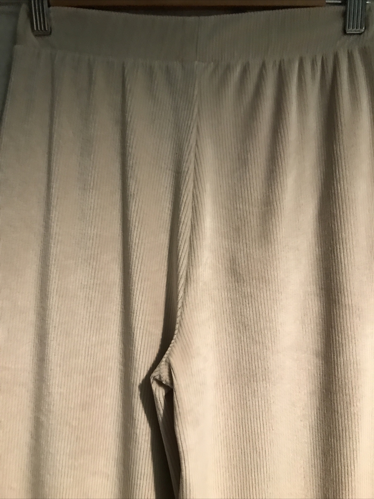 VUORI Velour Velvety Cream Color Wide Leg Pants Size XS Inseam 28,5 In