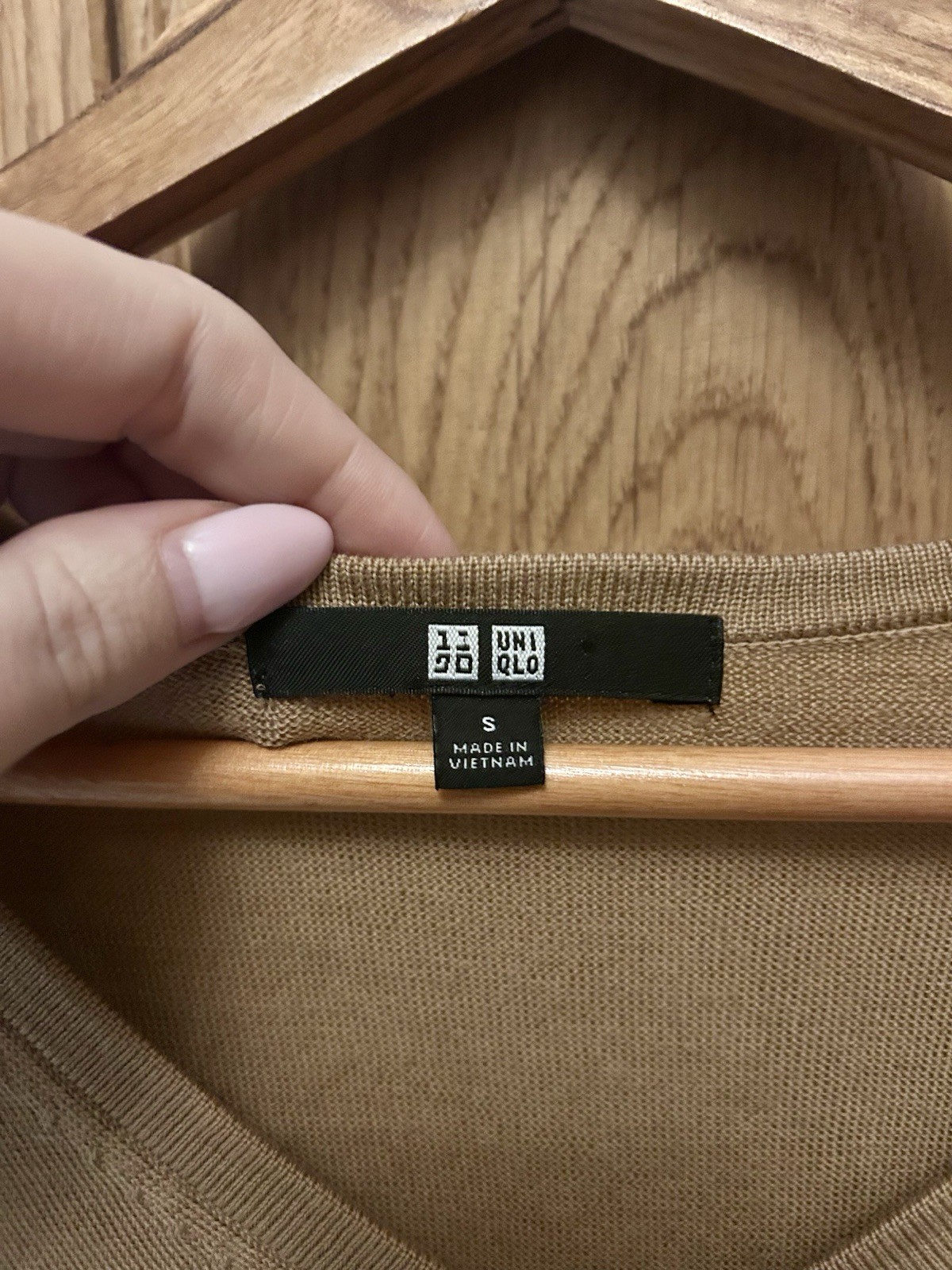 Uniqlo 100% Wool V Neck Jumper Camel Brown Capsule Minimal Size Small
