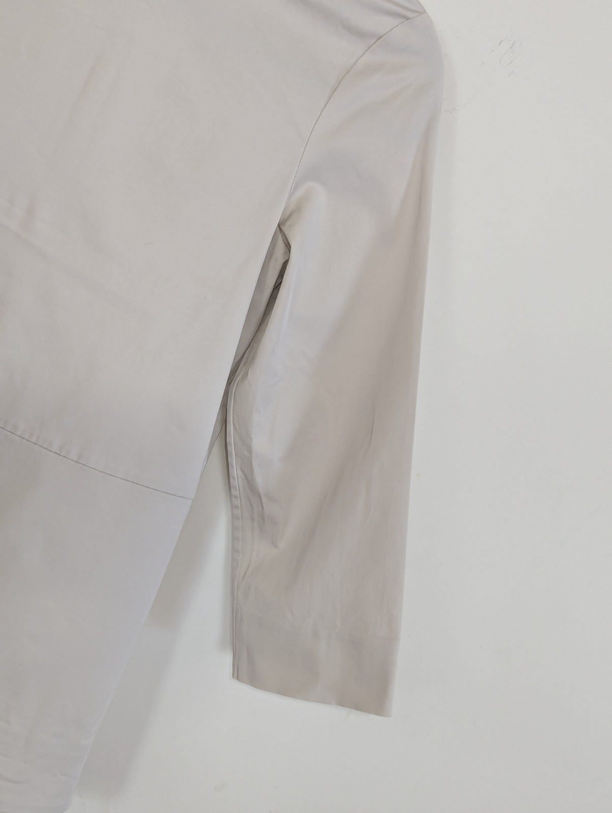 COS Women Minimalist Top Size 2 Cotton Back Button Structured Classic Old Money