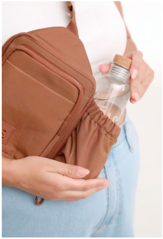 BÉIS The Sport Sling’ in Maple | Brown Crossbody Athletic Gym Bag – New