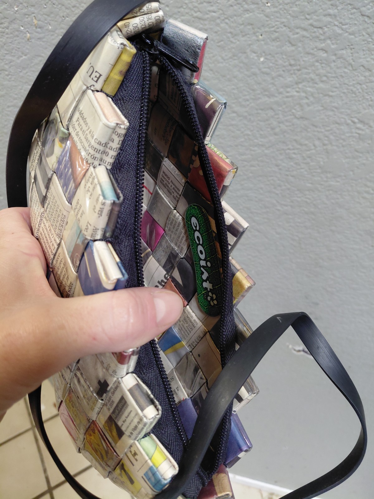 ECOIST Woven Wrappers Zippered Recycled Magazine Purse 9 X 2 Inches