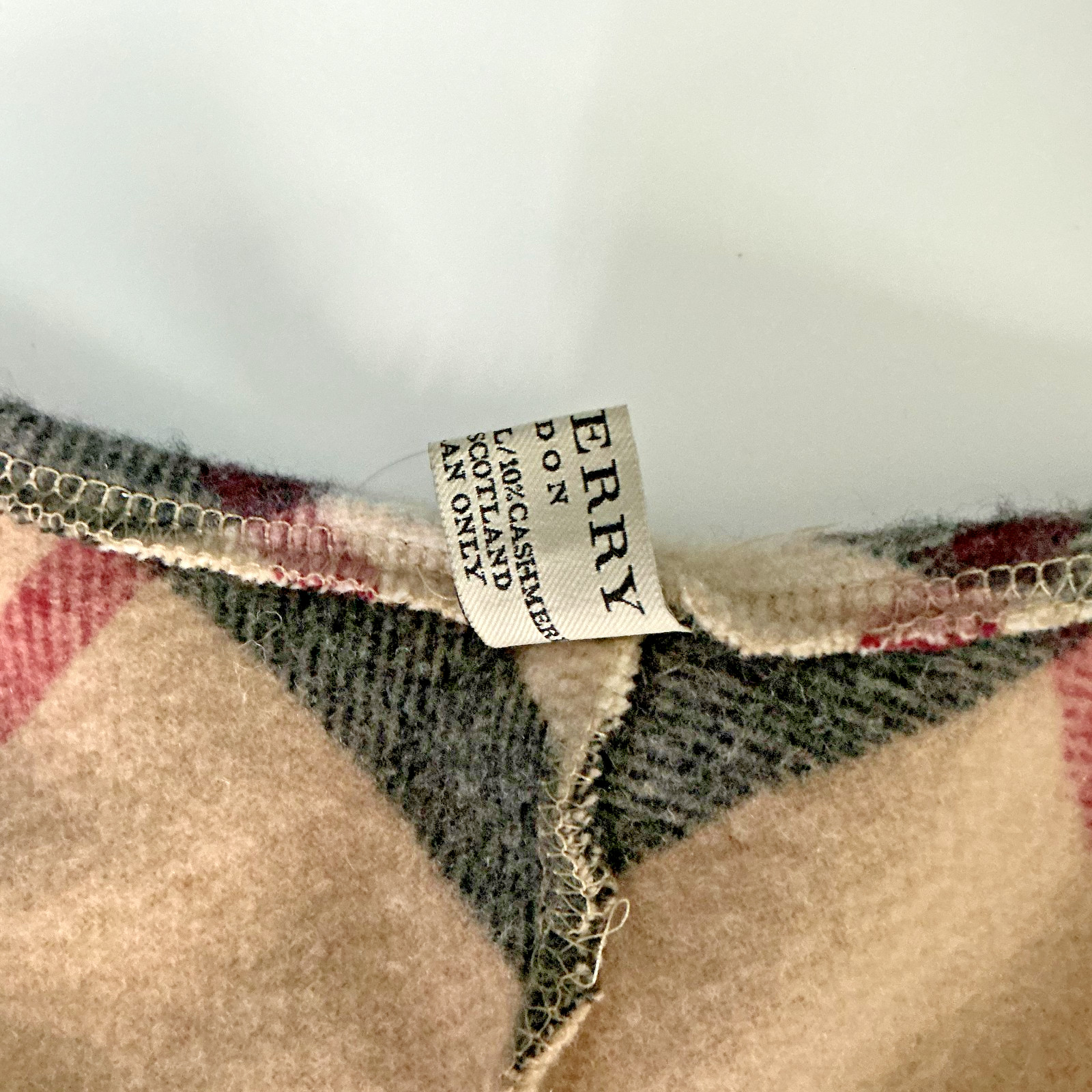Burberry Wool Cashmere Shawl Poncho Cape Beige Black Red White Nova Check