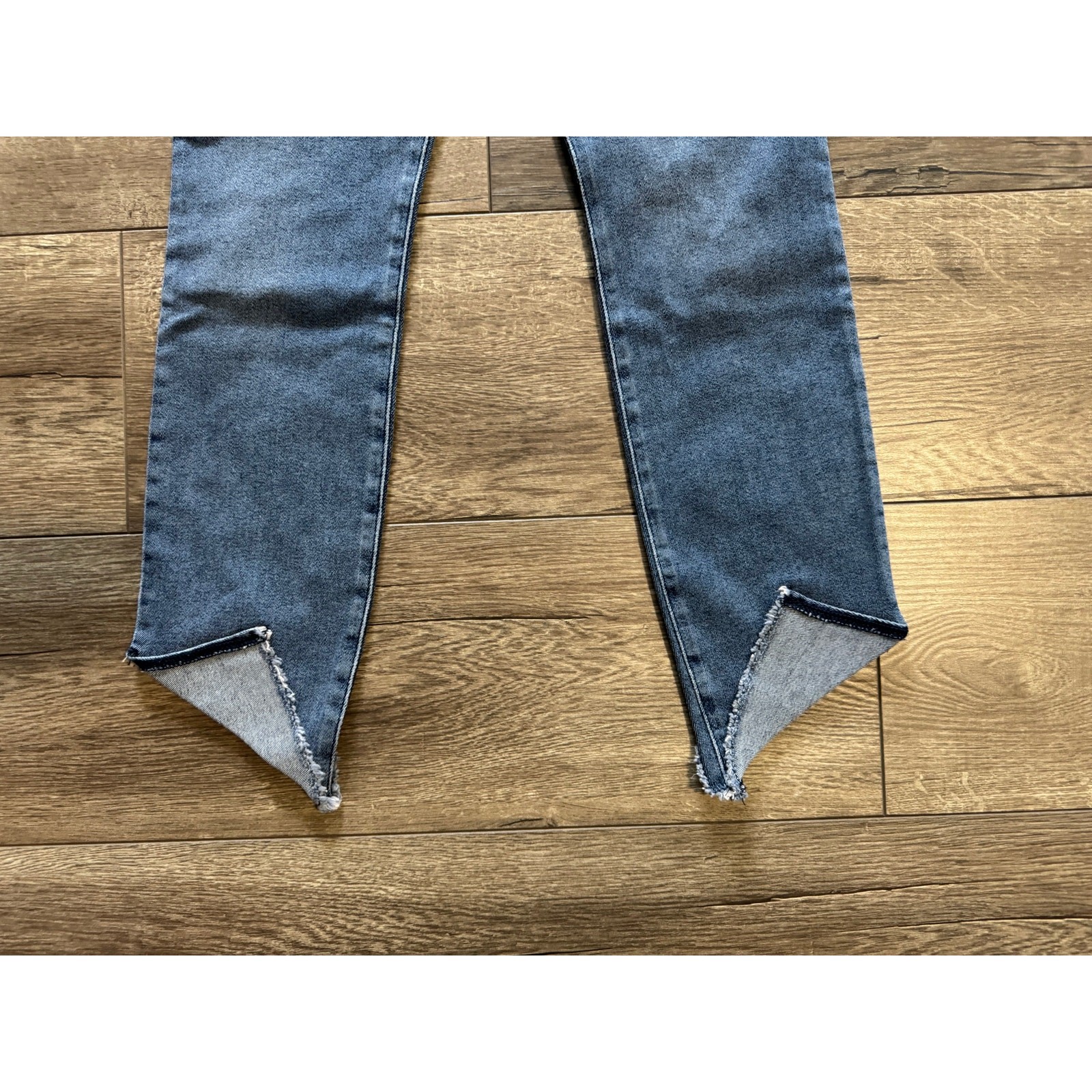 Good American Good Waist Crop Jeans Size 6/ 28 NWT